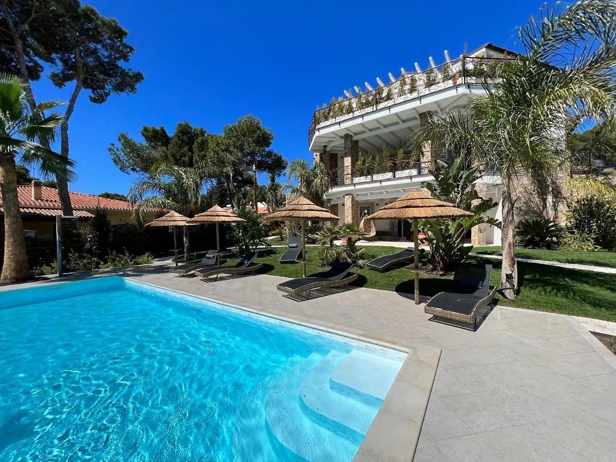 Suite Villa Corallo Rosso Porto Pino İtalya